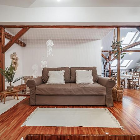 Beautiful And Romantic Penthouse With Two Terraces Братислава Экстерьер фото