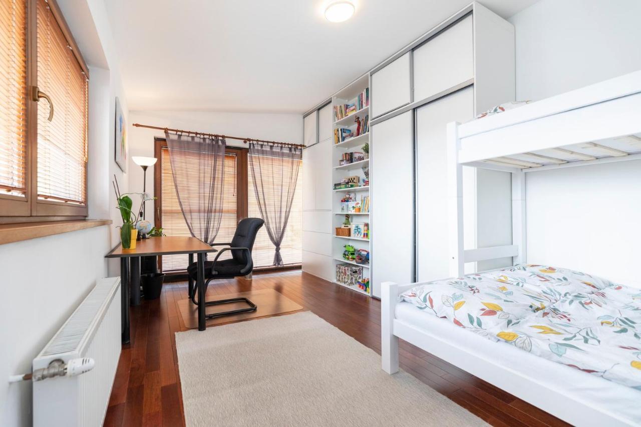 Beautiful And Romantic Penthouse With Two Terraces Братислава Экстерьер фото