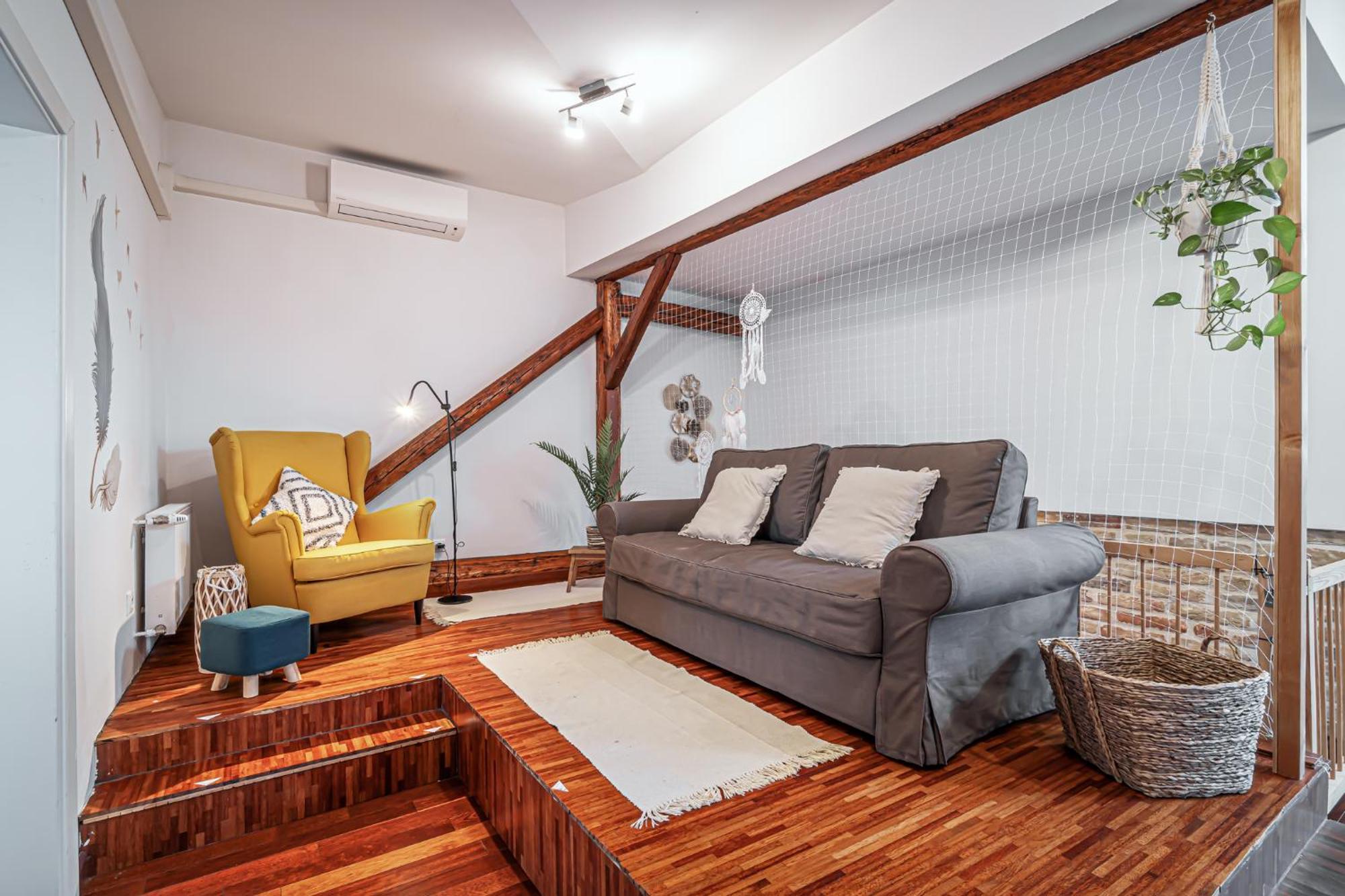 Beautiful And Romantic Penthouse With Two Terraces Братислава Экстерьер фото